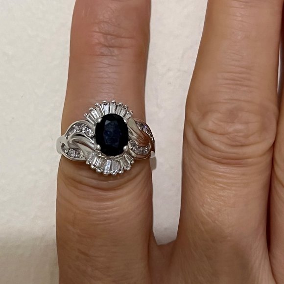 Beautiful design 14K white gold diamond & sapphire ring - Picture 1 of 5